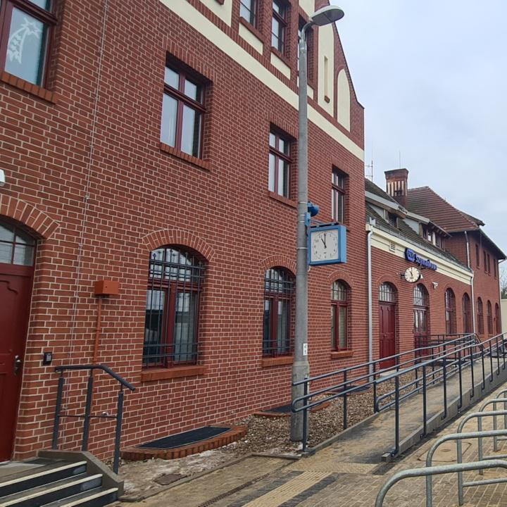 Dworzec PKP w Szymankowie1x1